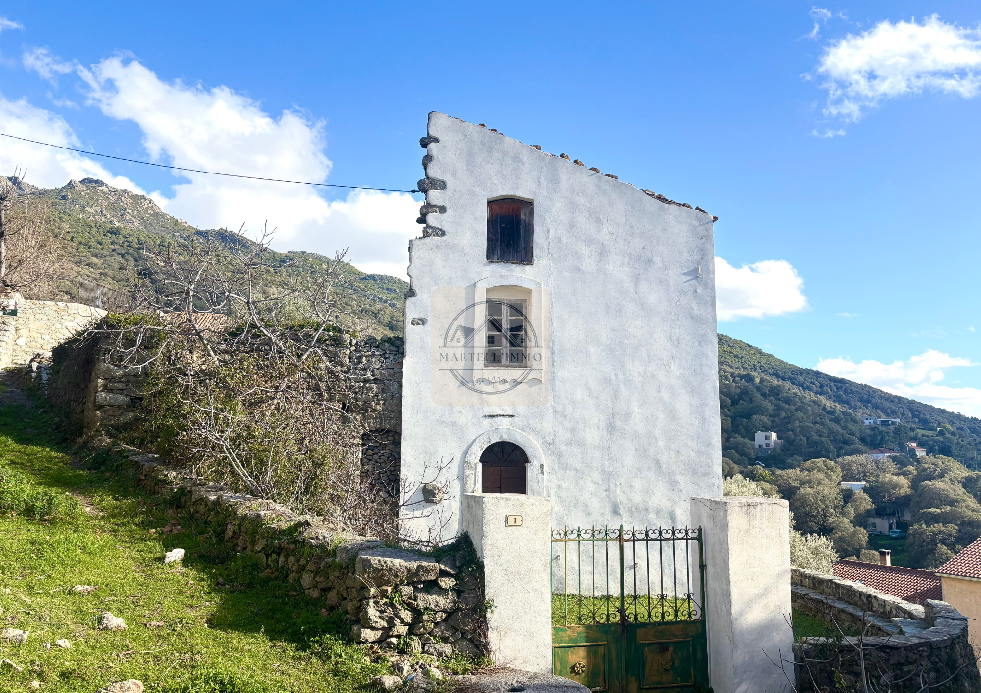 À vendre   Maison ancienne avec fort potentiel + terrain attenant constructible